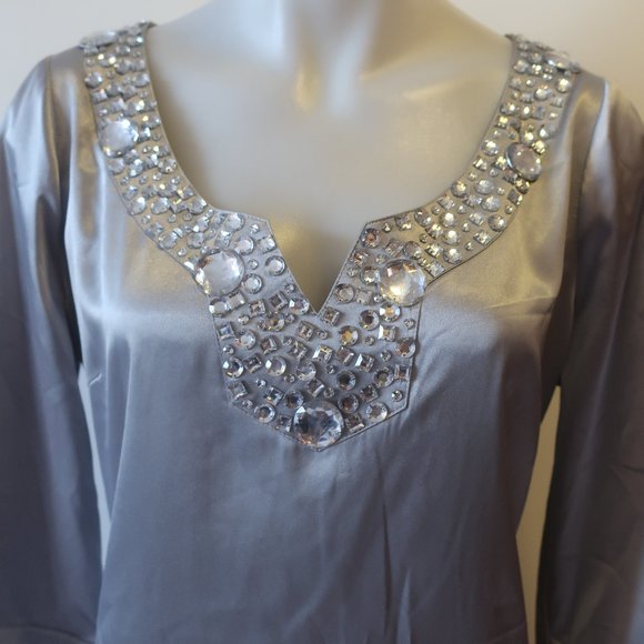 NWT Womens BCBGMaxazria Silver Satin Rhinestone V-Neck Tunic Top M * - Picture 3 of 12